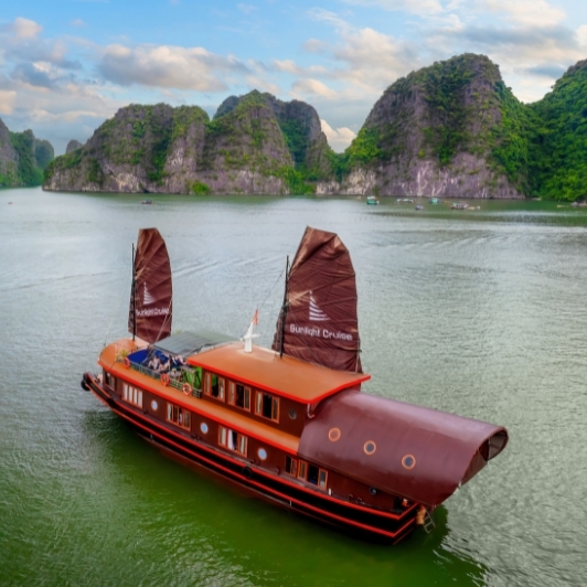 Sunlight Boutique Cruise 5 Cabins In Lan Ha Bay 
