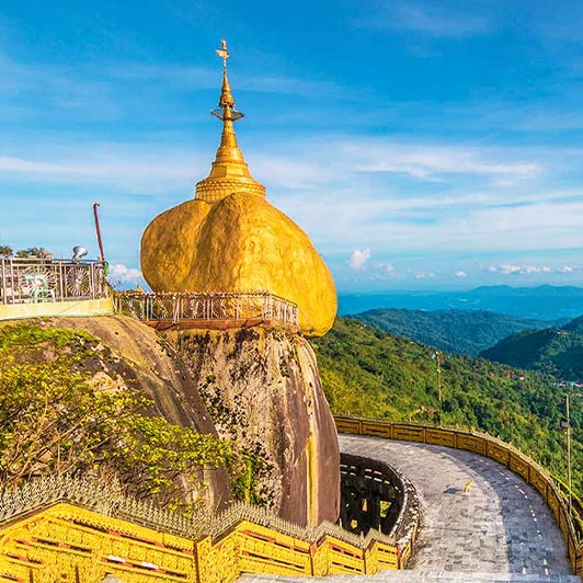 Tour to Golden Rock in Kyaiktiyo Pagoda from Yangon 1 Day