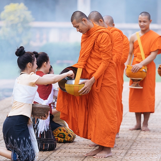 Essential Indochina Tour 14 Days 13 Nights