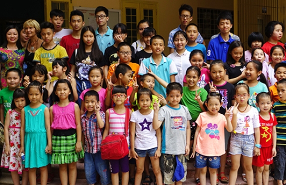 Our Customers Visit And Give Gifts To Disadvantaged Children At Dong Da Friendship House, Hanoi Our Customers Visit And Give Gifts To Disadvantaged Children At Dong Da Friendship House, Hanoi