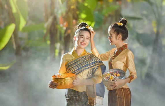 Traditional Clothing Of Laos - Discover The Sinh Sarong Traditional Clothing Of Laos - Discover The Sinh Sarong