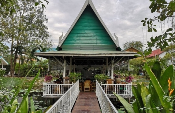 Ayutthaya Where To Stay? Top 6 Best 3-star Hotels In Ayutthaya, Thailand Ayutthaya Where To Stay? Top 6 Best 3-star Hotels In Ayutthaya, Thailand