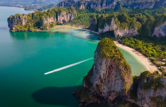 Koh Phi Phi Or Krabi: Which Destination To Choose ? Koh Phi Phi Or Krabi: Which Destination To Choose ?