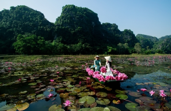 Review Of The 10-day Vietnam Thailand Trip By Mr. Hugo Review Of The 10-day Vietnam Thailand Trip By Mr. Hugo