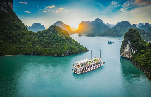 Cat Ba Island Review : Your Ultimate Travel Guide Cat Ba Island Review : Your Ultimate Travel Guide