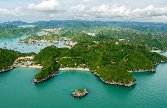 Top 05 Most Beautiful Beaches Not To Be Missed On Cat Ba Island, Vietnam Top 05 Most Beautiful Beaches Not To Be Missed On Cat Ba Island, Vietnam