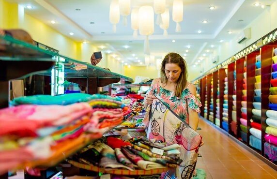 Shopping In Hanoi Old Quarter: Top 05 Best Ao Dai Shops For Tourists Shopping In Hanoi Old Quarter: Top 05 Best Ao Dai Shops For Tourists
