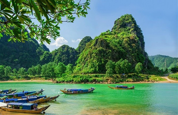 Impressions Of The Best 6-day Hue Da Nang Dong Hoi Tour By Nolan Impressions Of The Best 6-day Hue Da Nang Dong Hoi Tour By Nolan