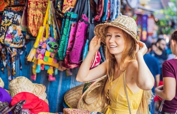 Is Hue Good For Shopping? Top Places To Buy Souvenirs In Hue For Tourists Is Hue Good For Shopping? Top Places To Buy Souvenirs In Hue For Tourists