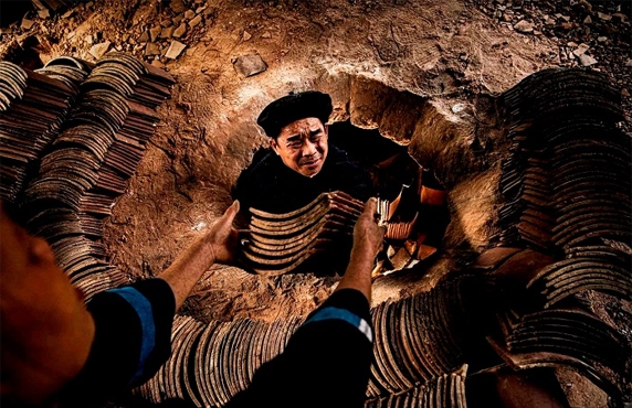 Lung Ri Village: The Yin-Yang Tile Making Village In Cao Bang Vietnam Lung Ri Village: The Yin-Yang Tile Making Village In Cao Bang Vietnam