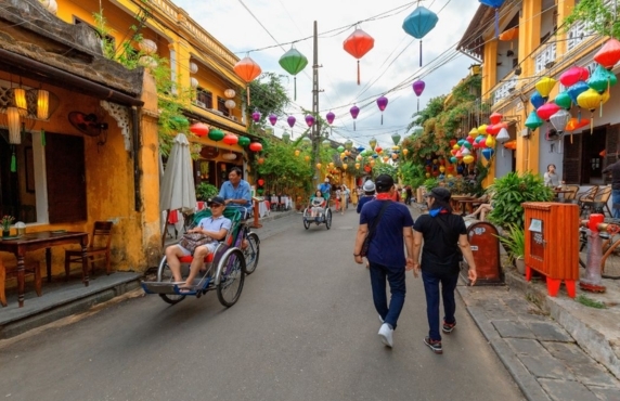 The Basil Couple's Opinion About Central Vietnam 1 Week Itinerary The Basil Couple's Opinion About Central Vietnam 1 Week Itinerary