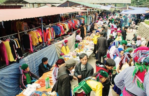 Visit Lung Phin Market: A Unique Cultural Beauty In Ha Giang Visit Lung Phin Market: A Unique Cultural Beauty In Ha Giang