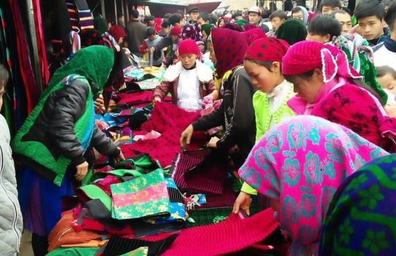 Explore The Colorful Quyet Tien Market In Quan Ba, Ha Giang Explore The Colorful Quyet Tien Market In Quan Ba, Ha Giang