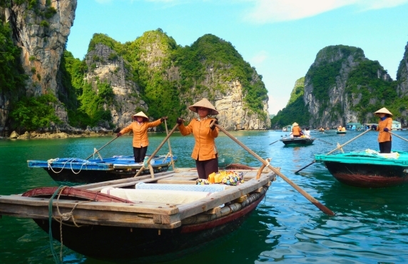 Halong Bay Travel Guide - Complete Guide For First-Time Visitors
