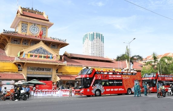 1 Day In Saigon - First Impression Of Mr Powell