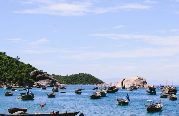 What To See & Do In Cham Islands: Beautiful & Eco-Friendly Tropical Escape What To See & Do In Cham Islands: Beautiful & Eco-Friendly Tropical Escape