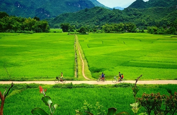 Review Of A Week In Mai Chau Pu Luong Tam Coc Halong By Mr. Kelly Review Of A Week In Mai Chau Pu Luong Tam Coc Halong By Mr. Kelly