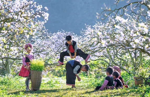 Discover The White Thai Communities In Mai Chau, Vietnam Discover The White Thai Communities In Mai Chau, Vietnam