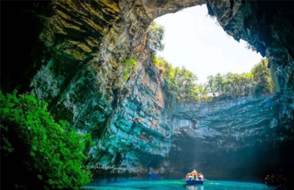 Explore The 4 Best Caves In Quang Binh Explore The 4 Best Caves In Quang Binh