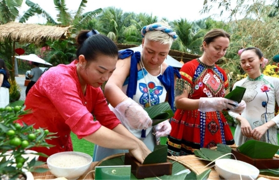 What To Eat In Vietnam? Top Vietnamese Cakes You Shouldn’t Miss