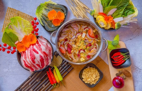 Vietnamese Hot Pot (Lau Vietnam): A Delightful Culinary Experience Vietnamese Hot Pot (Lau Vietnam): A Delightful Culinary Experience