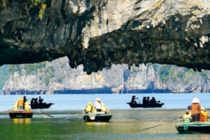 Cat Ba - Hanoi (B,L)