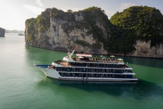 Hanoi - Halong Bay - Lan Ha Bay (Lunch - Dinner)