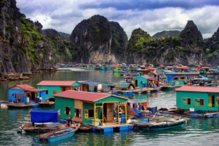 Thien Canh Son Cave & Beach - Bai Tu Long Bay - Halong International Port (B,Brunch)
