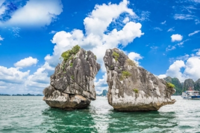 Lan Ha bay - Cat Ba. End of your trip (B,L,-)