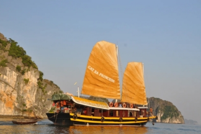 Hanoi - Cat Ba (-,L,D)