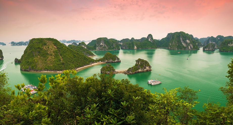 922-33-halong-bay-cruise