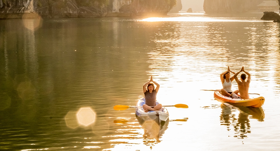 922-8-halong-vietnam-holidays-12days