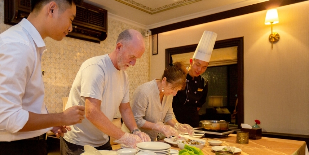 Cooking class onboat 