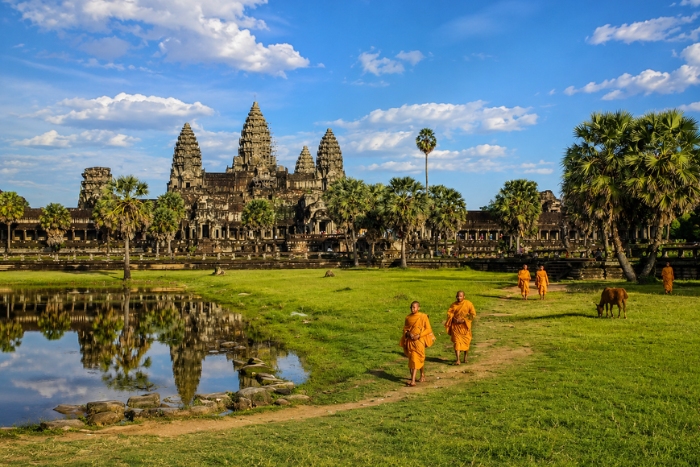 Why choose Vietnam Cambodia luxury tour 15 days ?