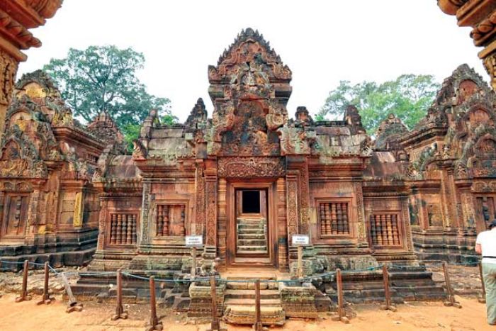 Banteay Srei – A must-see destination during 1 week in Siem Reap