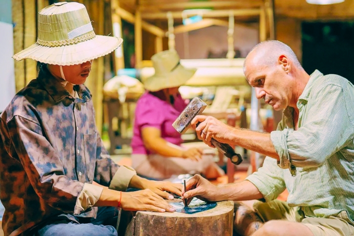 Hands-on workshop guided by local artisans