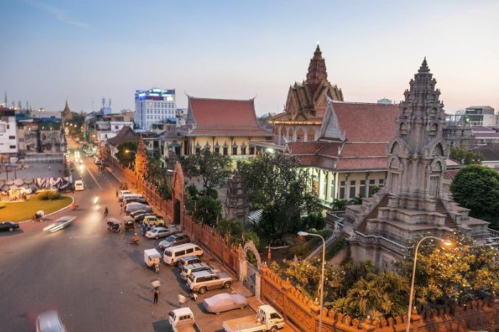End of a journey of 2 weeks in Cambodia in November in Phnom Penh