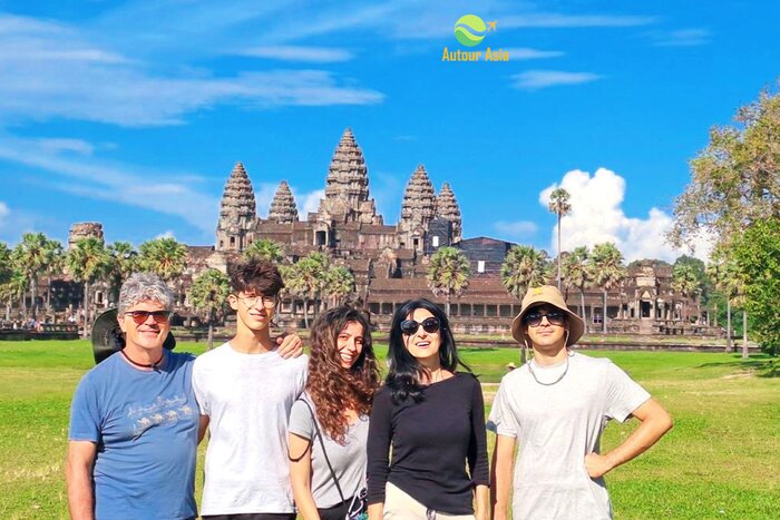 Tourists enjoy the beauty of Angkor Wat Sieam Reap