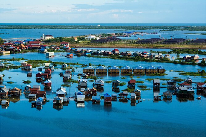 Tonlé Sap floating village