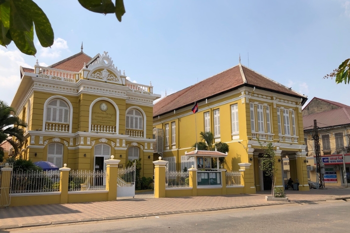 2-Day Group Tour to Battambang: Admire the architecture of colonial houses on the streets of Battambang