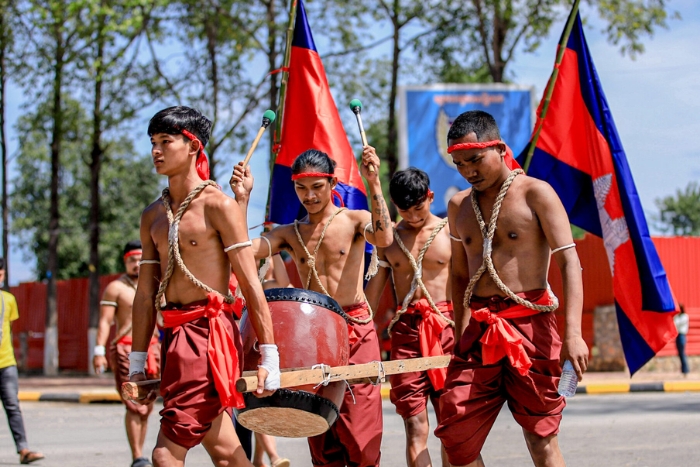 Immerse yourself in the festivals in Battambang, Bon Om Tuk