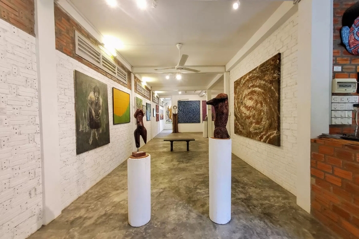 Festival in Battambang with an artistic atmosphere