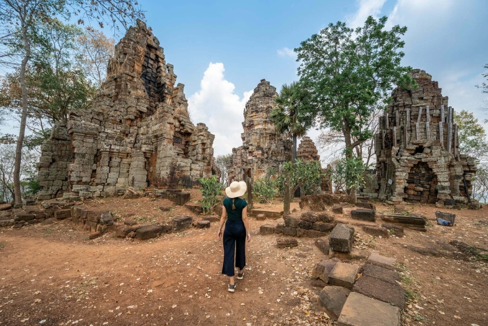 The second day of our itinerary in Battambang 3 days was started with a visit to Banan Temple