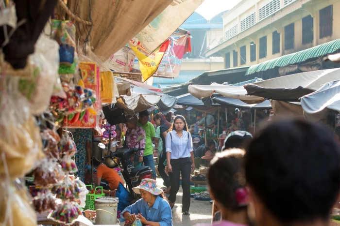 Explore Battambang local market on the last day of itinerary in Battambang 3 days 