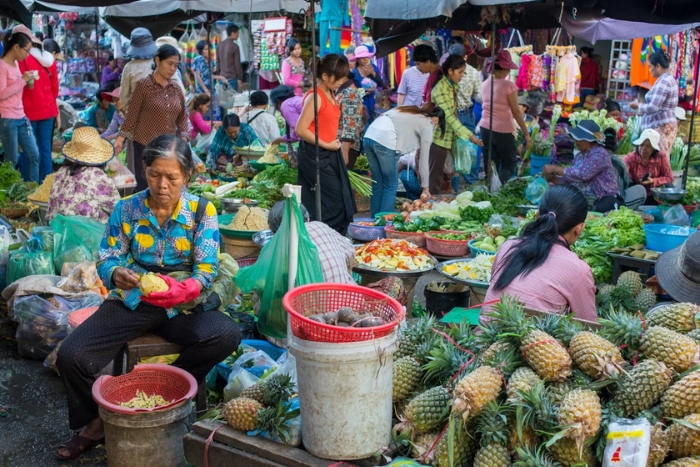 A Taste of Tradition at Psar Nath Market Battambang – Discover How to Shop Like a Local