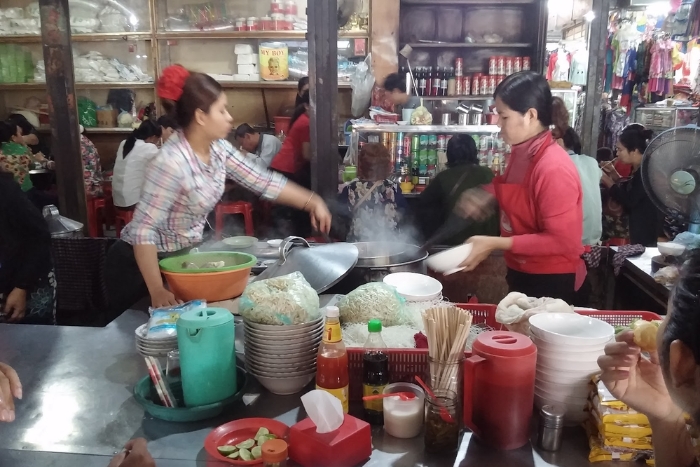 Tasting Khmer Flavors at a Battambang Local Market