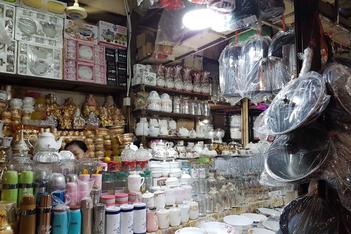 Exploring Household Essentials at Psar Nath Market Battambang: How to Shop Like a Local