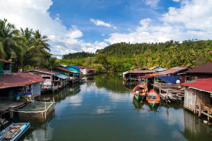 Exploring Floating Villages on a Private Cambodia Tour – A Unique Family Experience on Tonlé Sap