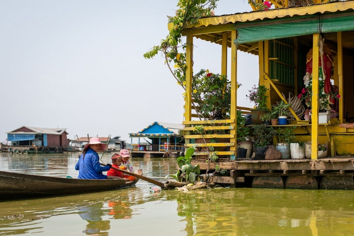 Vietnamese Floating Villages on the Tonle Sap – A Living Map of Cambodia's Ethnic Diversity