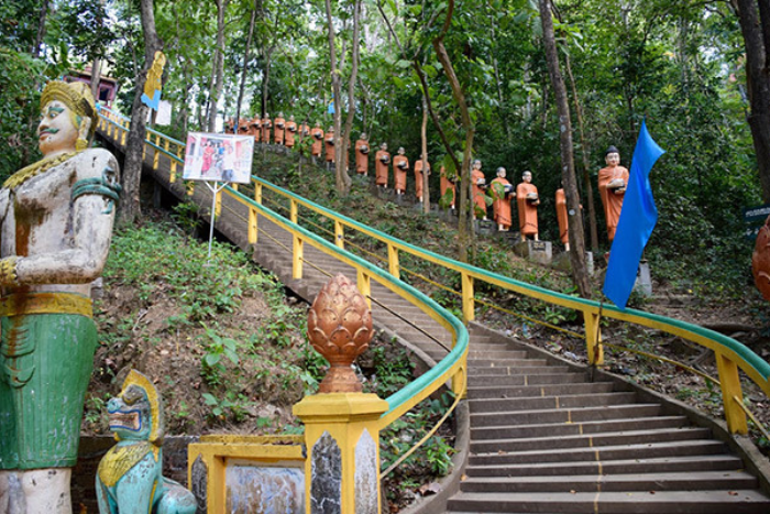 Visiting the ancient pagodas in Kratie which are surrounded by trees is a good choice in summer